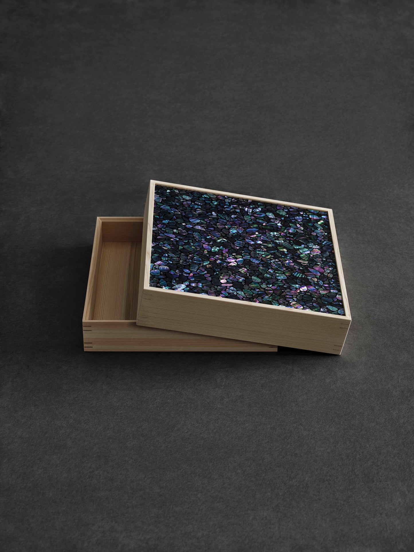 Arare-koboshi (mother-of-pearl)